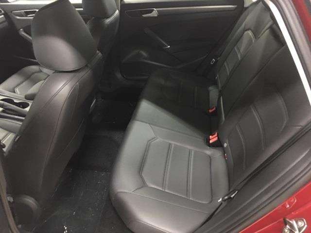 2017 Volkswagen Passat 1.8T R-Line 4dr Sedan